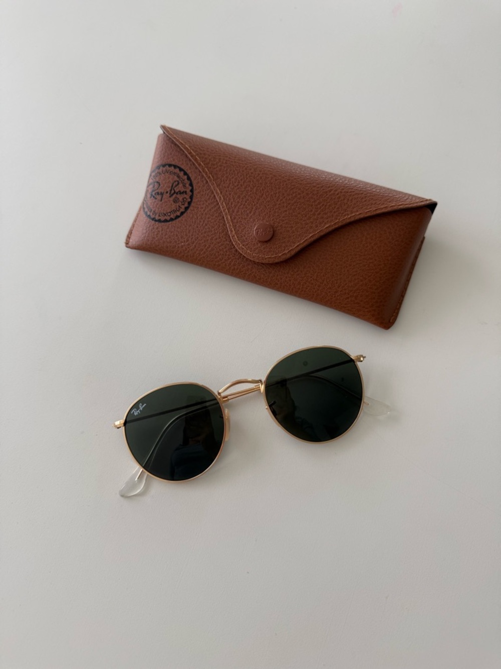 Ray-Ban Gold Frame Sunglasses with Dark Green Lenses - Picture 7 of 8